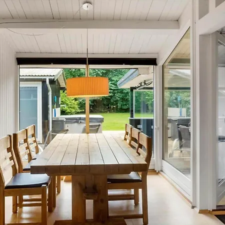 M13-vaeggerlose-lovsangervej-13 Hébergement de vacances *